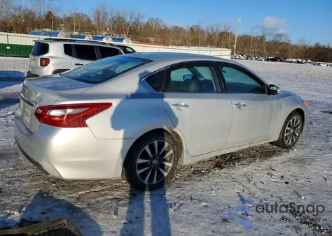2018 Nissan Altima 2.5 z USA, uszkodzony, nr VIN 1N4AL3AP6JC190336